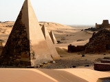 Súdán - pyramidy ve stínu Egypta